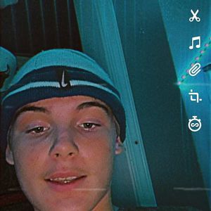 Meet your Posher, Cameron